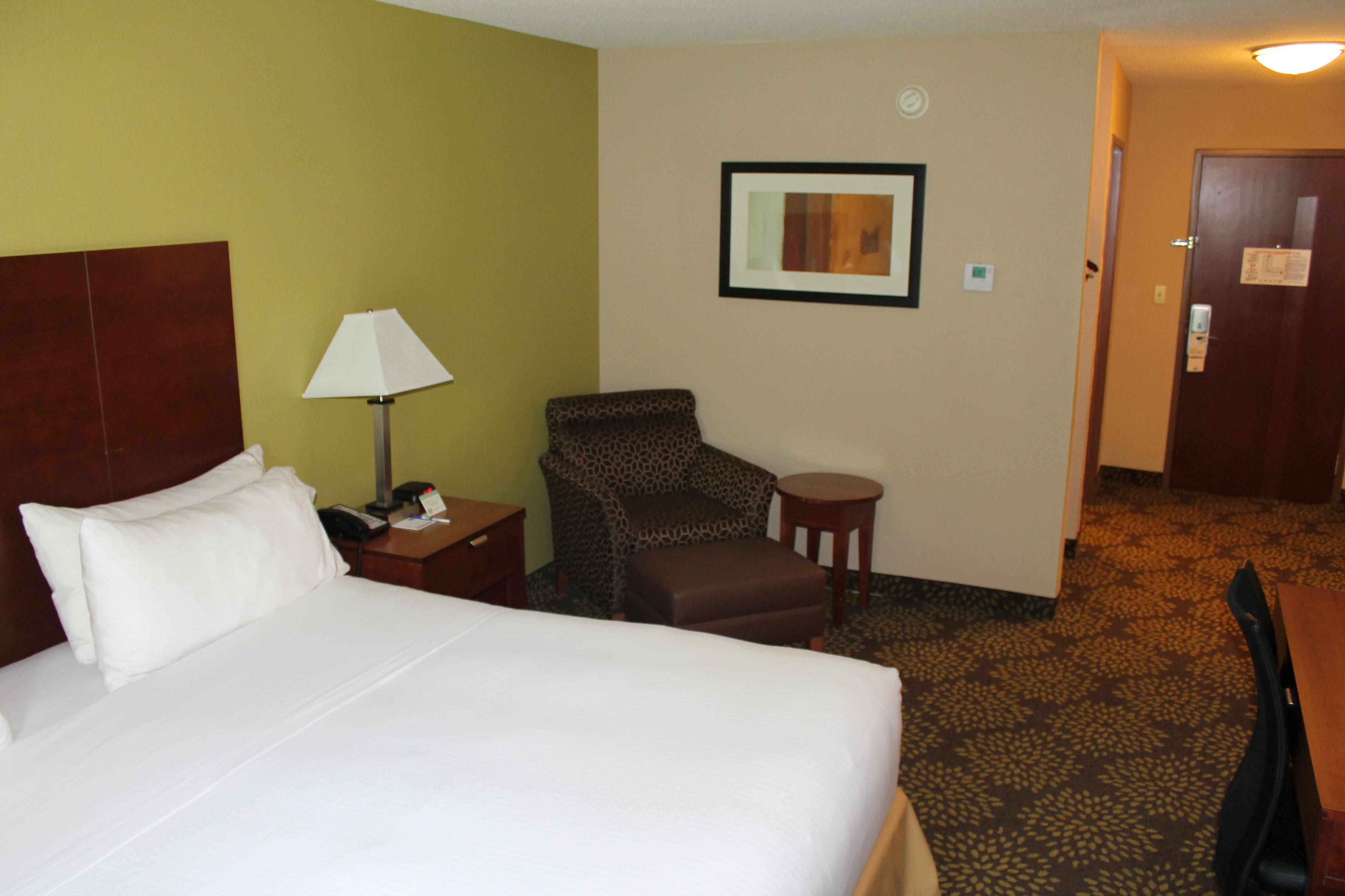 Holiday Inn Express Hotel & Suites Starkville, An Ihg Hotel Exterior foto