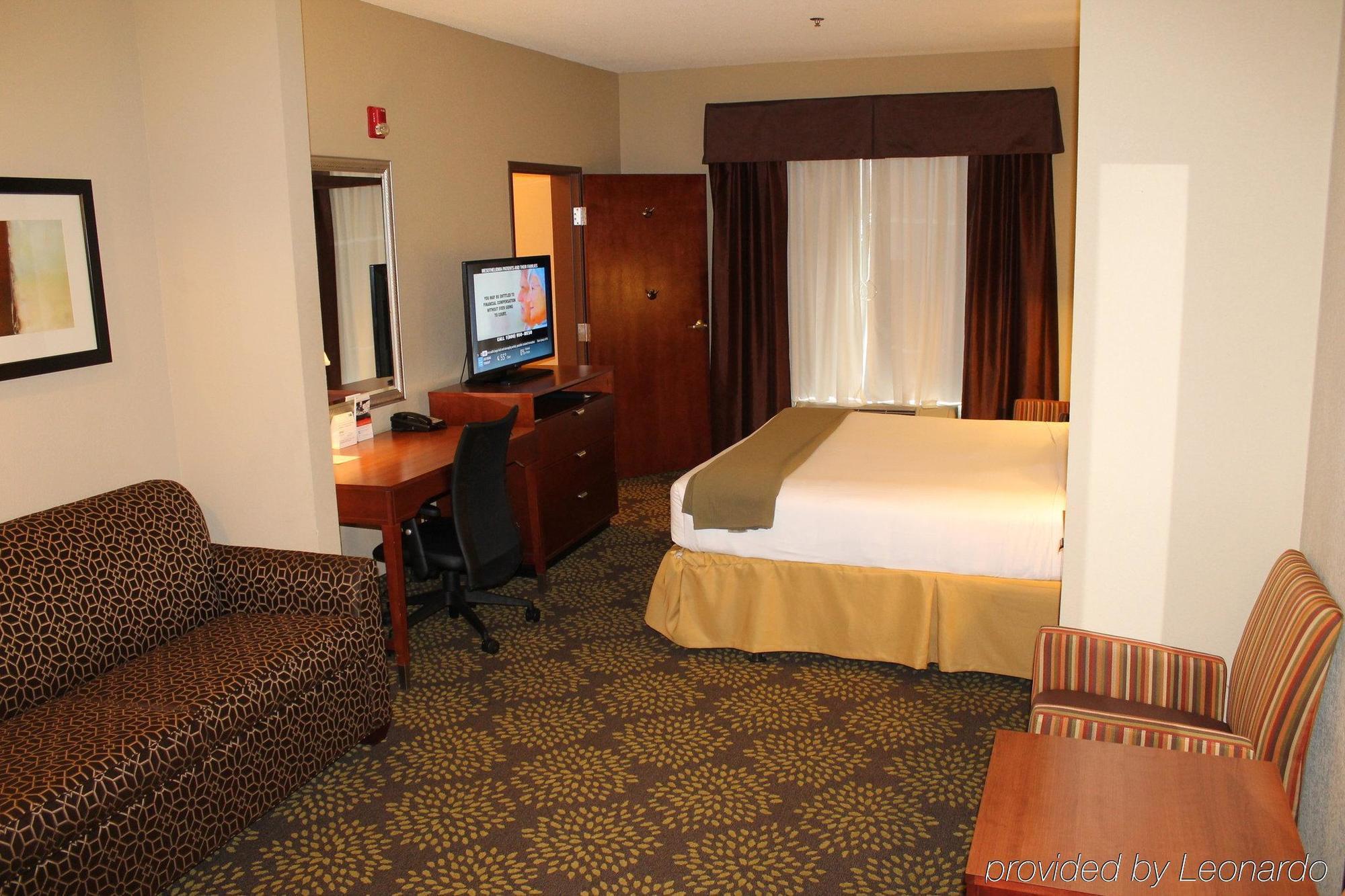 Holiday Inn Express Hotel & Suites Starkville, An Ihg Hotel Exterior foto