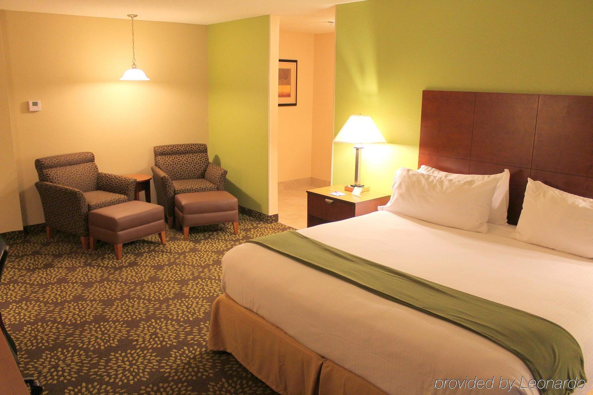 Holiday Inn Express Hotel & Suites Starkville, An Ihg Hotel Exterior foto