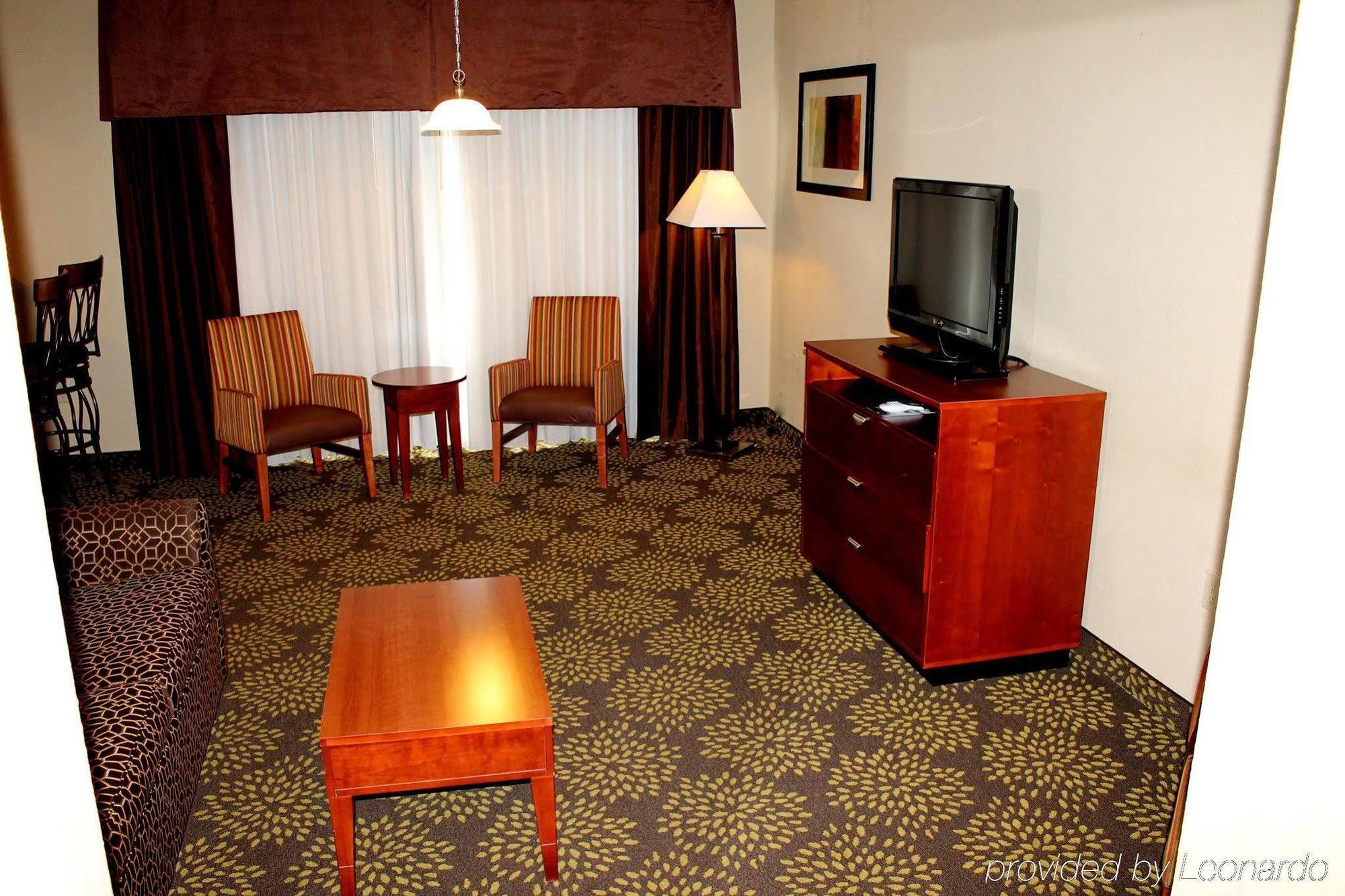 Holiday Inn Express Hotel & Suites Starkville, An Ihg Hotel Exterior foto
